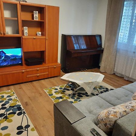 Apartament Zona Centrala Διαμέρισμα Χουνεντοάρα Εξωτερικό φωτογραφία