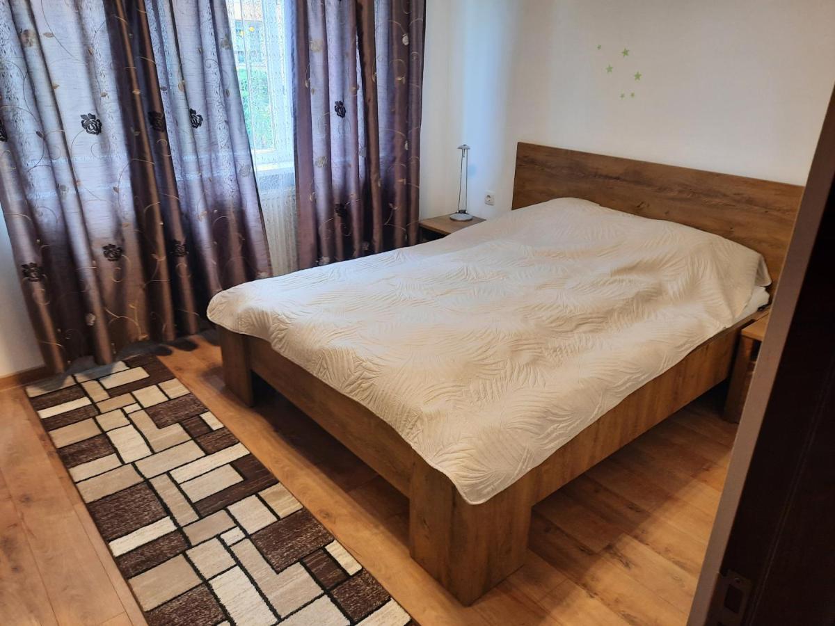 Apartament Zona Centrala Διαμέρισμα Χουνεντοάρα Εξωτερικό φωτογραφία